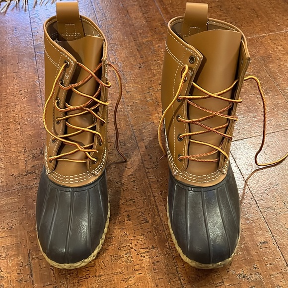 Bean Boots, 8” insulated, size 8, medium B width - Picture 2 of 5